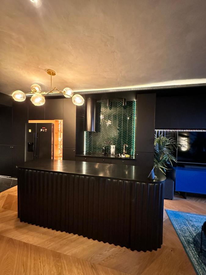 Apartamento Skyline Elegance With Free Parking Bratislava Exterior foto