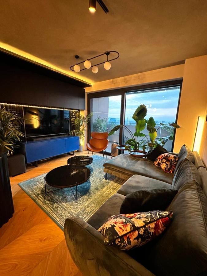Apartamento Skyline Elegance With Free Parking Bratislava Exterior foto