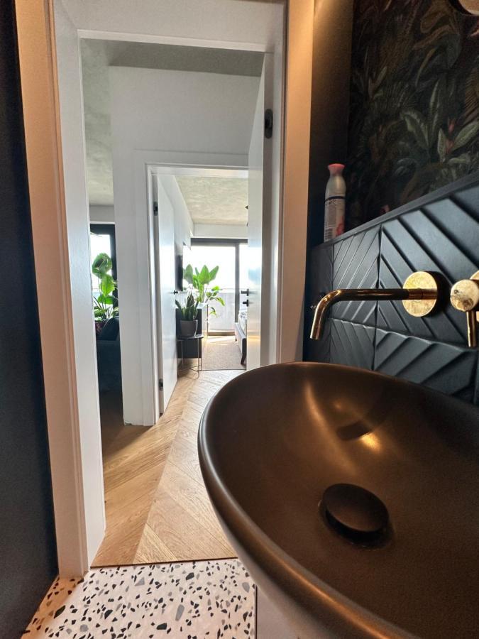 Apartamento Skyline Elegance With Free Parking Bratislava Exterior foto