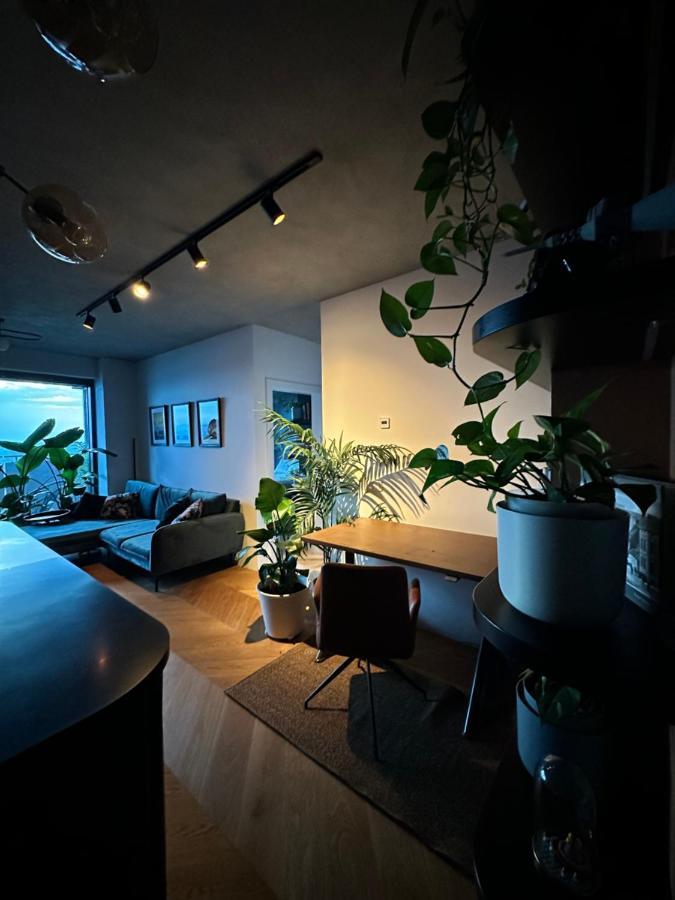 Apartamento Skyline Elegance With Free Parking Bratislava Exterior foto