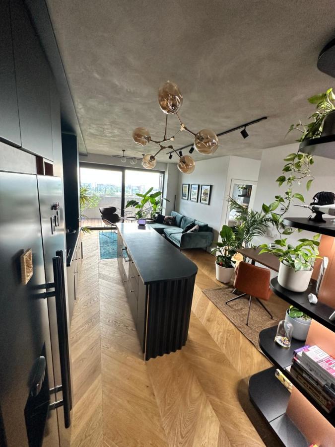 Apartamento Skyline Elegance With Free Parking Bratislava Exterior foto
