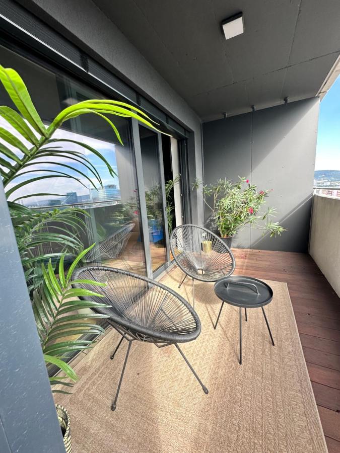 Apartamento Skyline Elegance With Free Parking Bratislava Exterior foto